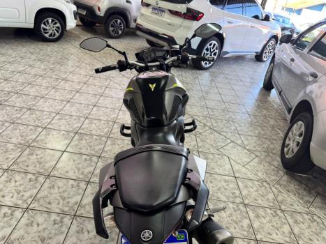 YAMAHA MT-03 300 ABS, Foto 3