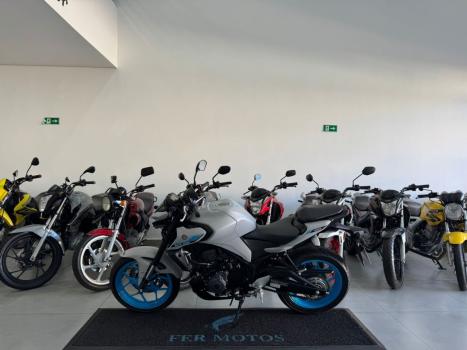 YAMAHA MT-03 300 ABS, Foto 6