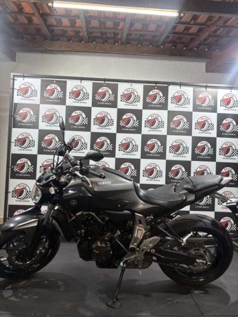 YAMAHA MT-07 700 , Foto 1
