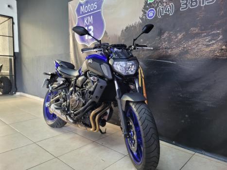 YAMAHA MT-07 700 ABS, Foto 2