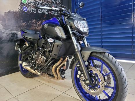 YAMAHA MT-07 700 ABS, Foto 3