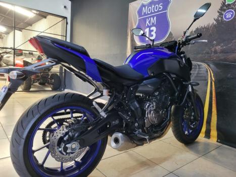 YAMAHA MT-07 700 ABS, Foto 4