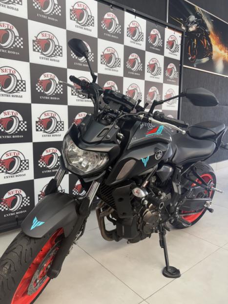 YAMAHA MT-07 700 ABS, Foto 1