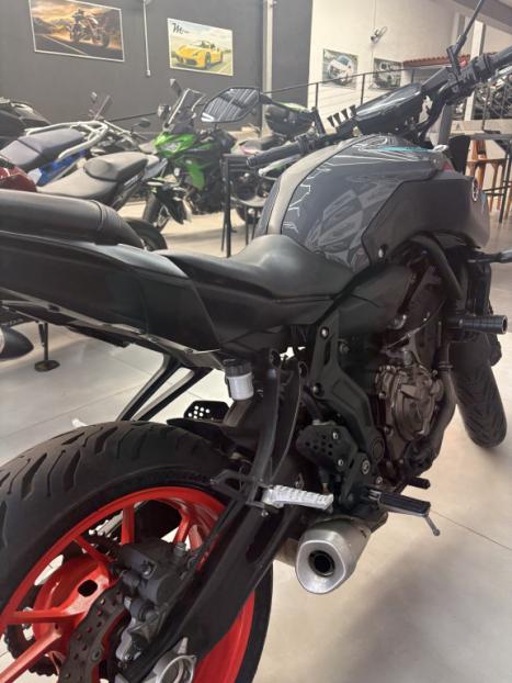 YAMAHA MT-07 700 ABS, Foto 5