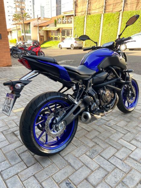 YAMAHA MT-07 700 ABS, Foto 8