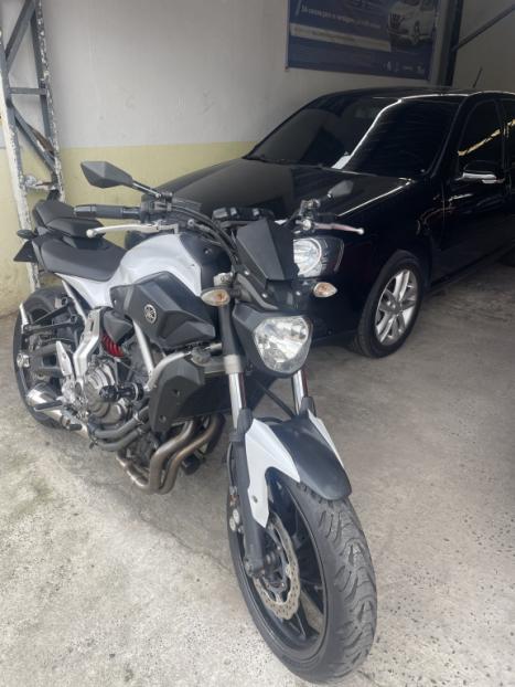 YAMAHA MT-07 700 ABS, Foto 3