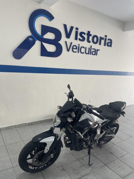YAMAHA MT-07 700 ABS, Foto 4