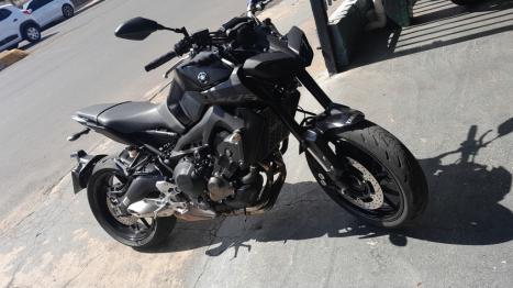 YAMAHA MT-09 850 ABS, Foto 1