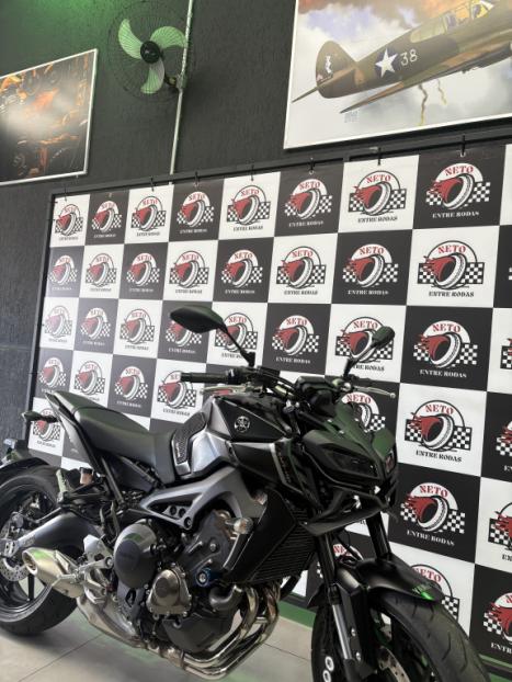 YAMAHA MT-09 850 ABS, Foto 1