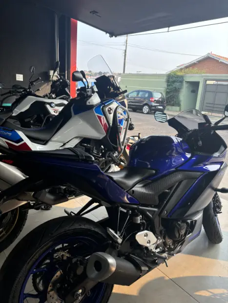 YAMAHA R 320 , Foto 4