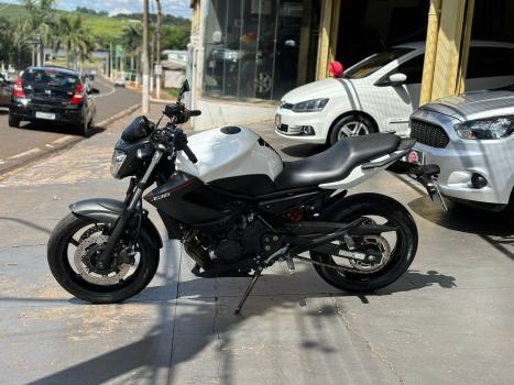 YAMAHA XJ6 600 N, Foto 4