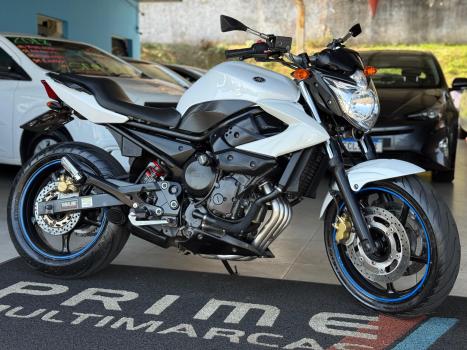 YAMAHA XJ6 600 N, Foto 2