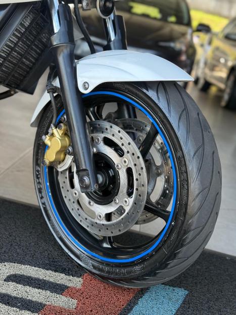 YAMAHA XJ6 600 N, Foto 5