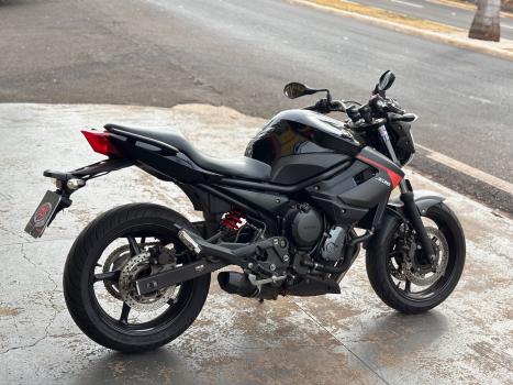 YAMAHA XJ6 600 N, Foto 3