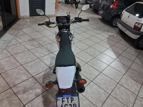 YAMAHA XTZ 125 E, Foto 5