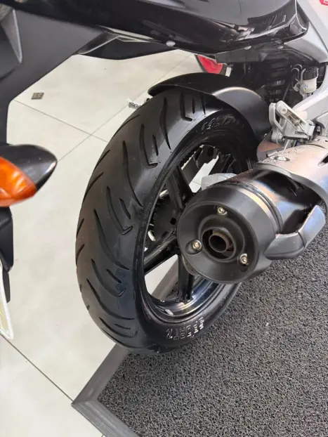 YAMAHA YS Fazer 250 , Foto 9
