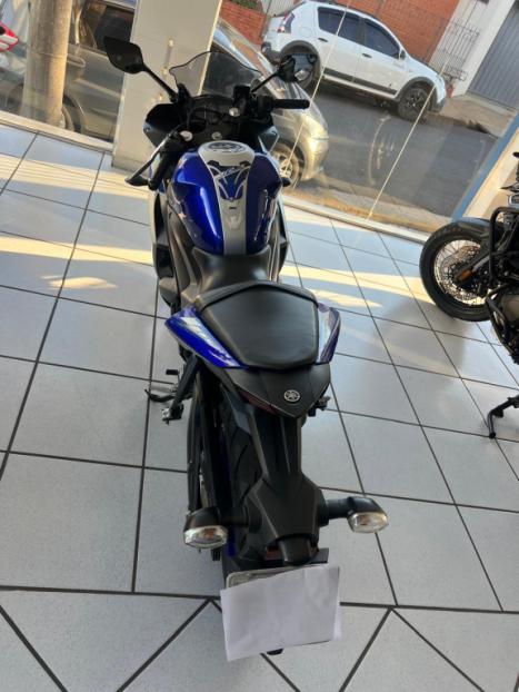 YAMAHA YZF R3 300 , Foto 3