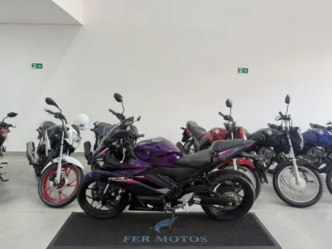 YAMAHA YZF R3 320 ABS, Foto 2