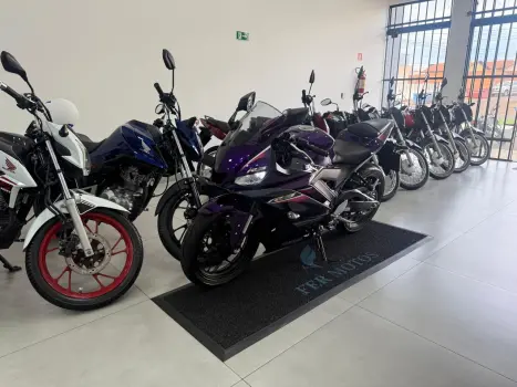YAMAHA YZF R3 320 ABS, Foto 4