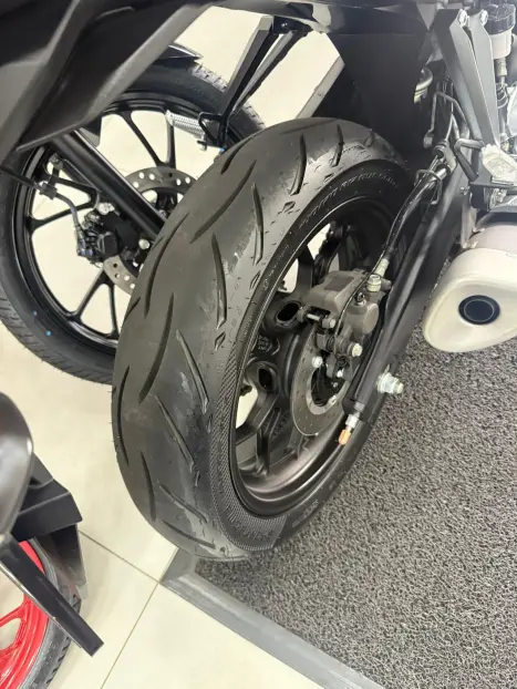 YAMAHA YZF R3 320 ABS, Foto 10