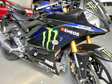 YAMAHA YZF R3 320 ABS, Foto 2