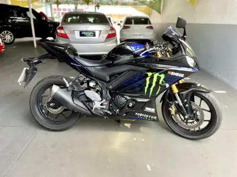 YAMAHA YZF R3 320 ABS, Foto 3