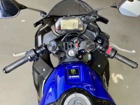 YAMAHA YZF R3 320 ABS, Foto 6