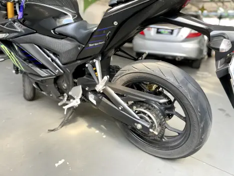 YAMAHA YZF R3 320 ABS, Foto 9