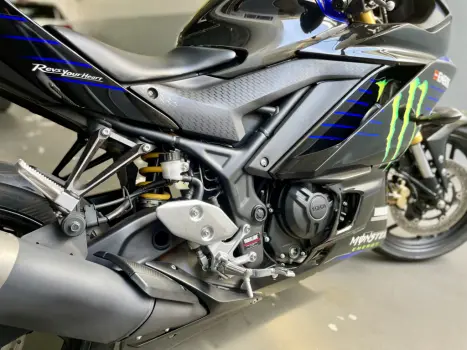 YAMAHA YZF R3 320 ABS, Foto 10