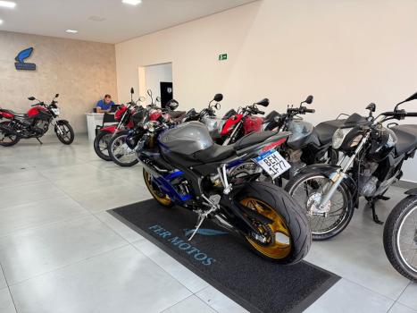 YAMAHA YZF R6 600 , Foto 3