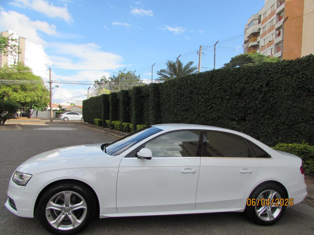 AUDI A4 - Foto