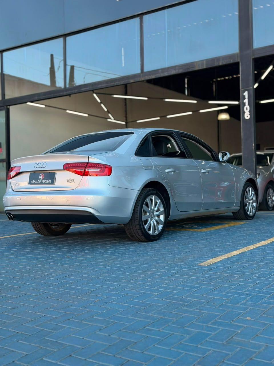 AUDI A4 - Foto