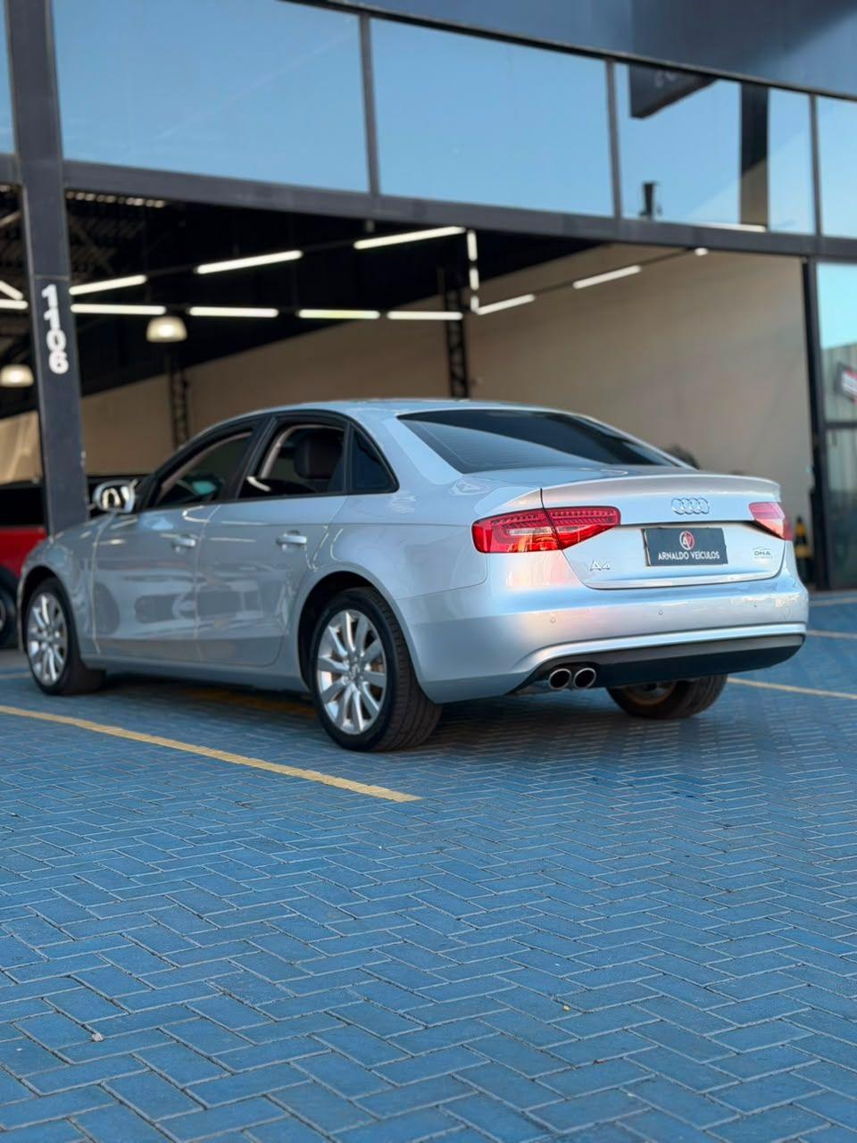 AUDI A4 - Foto