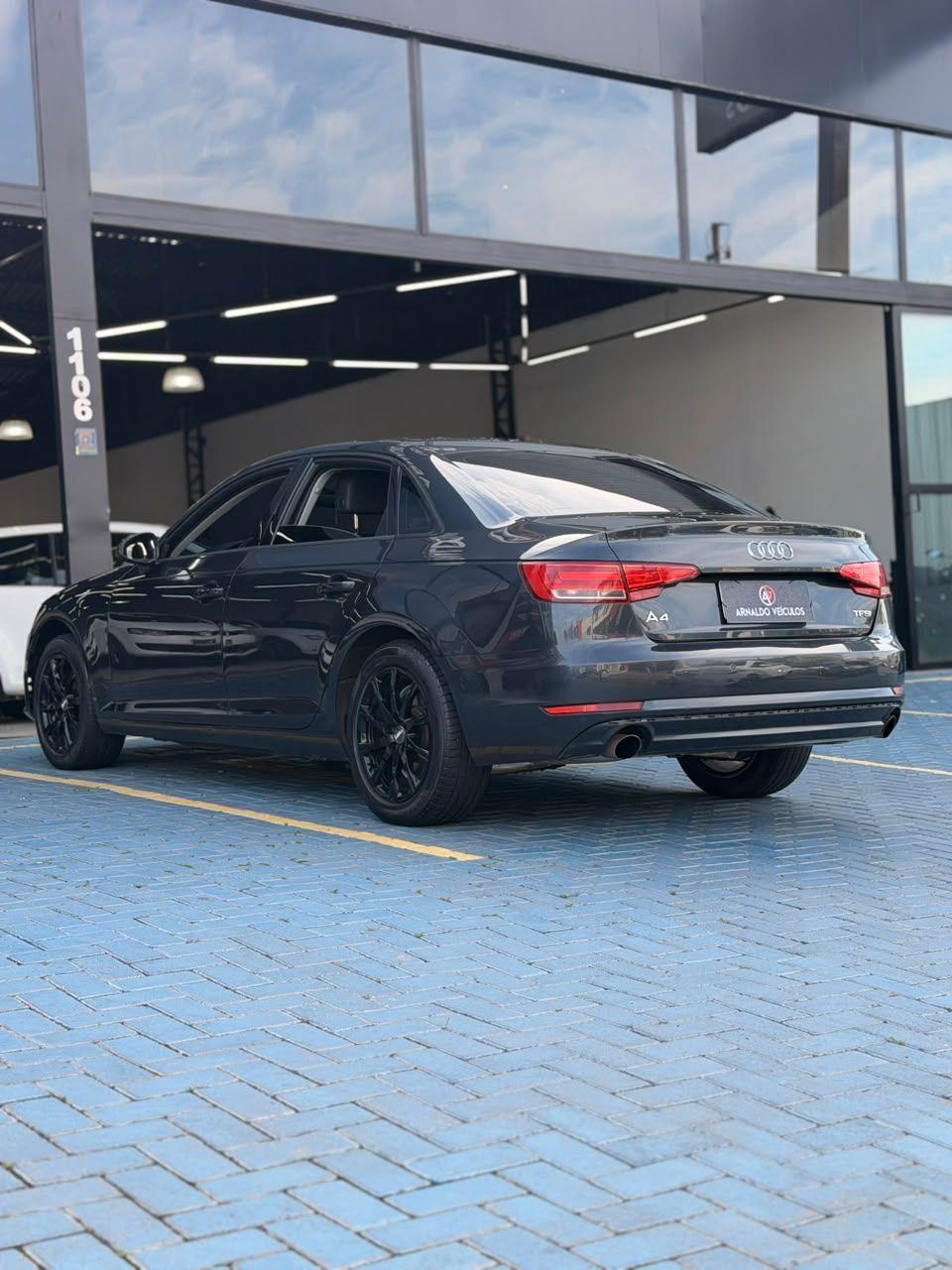 AUDI A4 - Foto