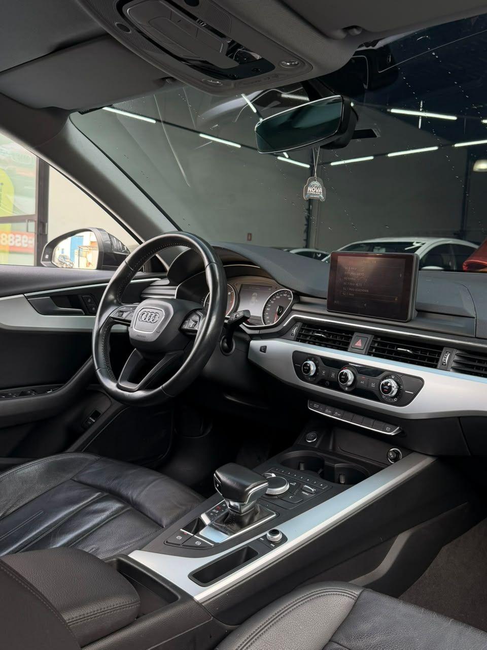 AUDI A4 - Foto