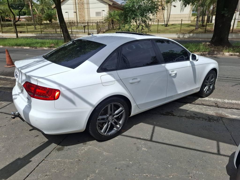 AUDI A4 Avant - Foto