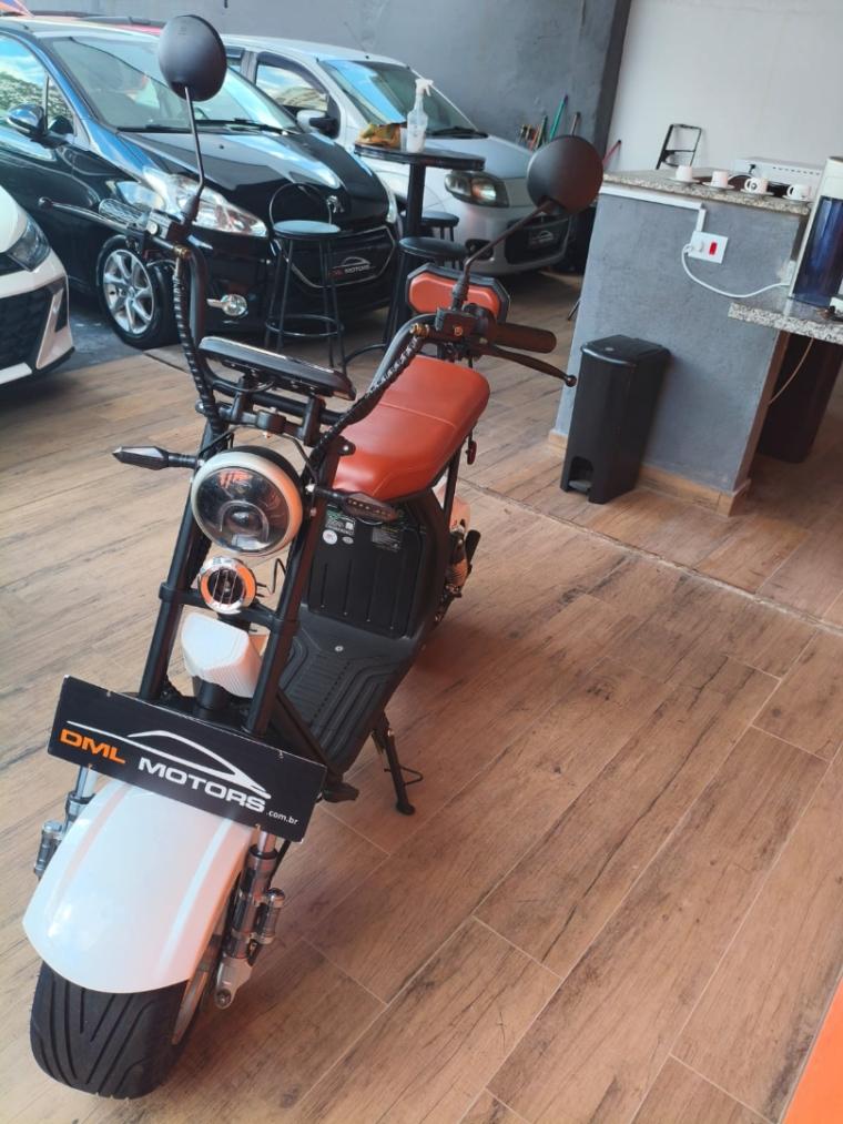 BAJAJ Dominar 160 - Foto