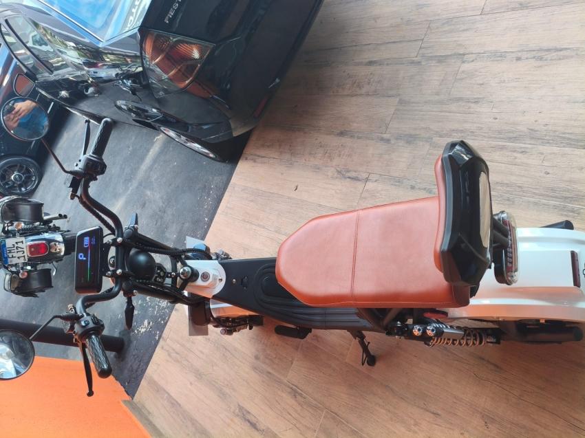 BAJAJ Dominar 160 - Foto