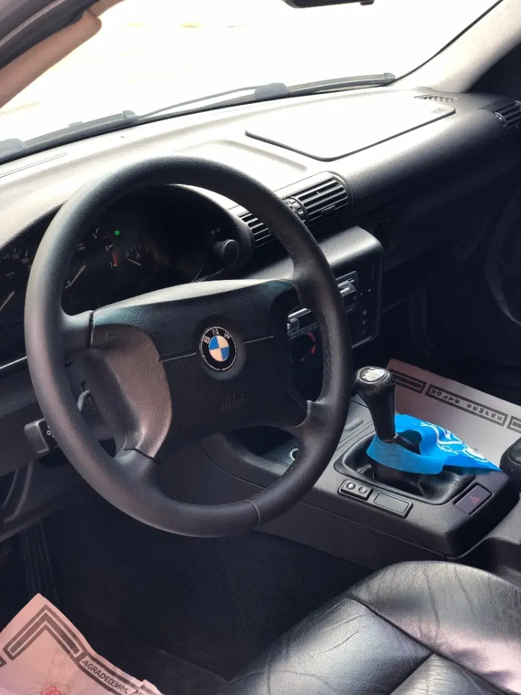 BMW 318TI - Foto
