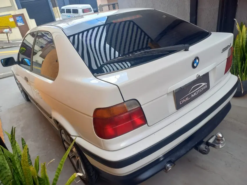 BMW 318TI - Foto