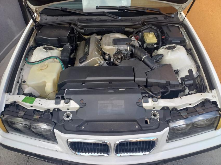 BMW 318TI - Foto