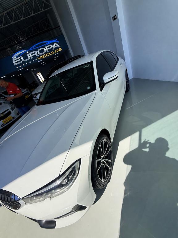 BMW 320I - Foto