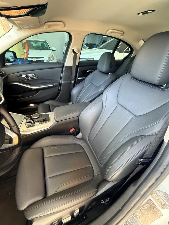 BMW 320I - Foto