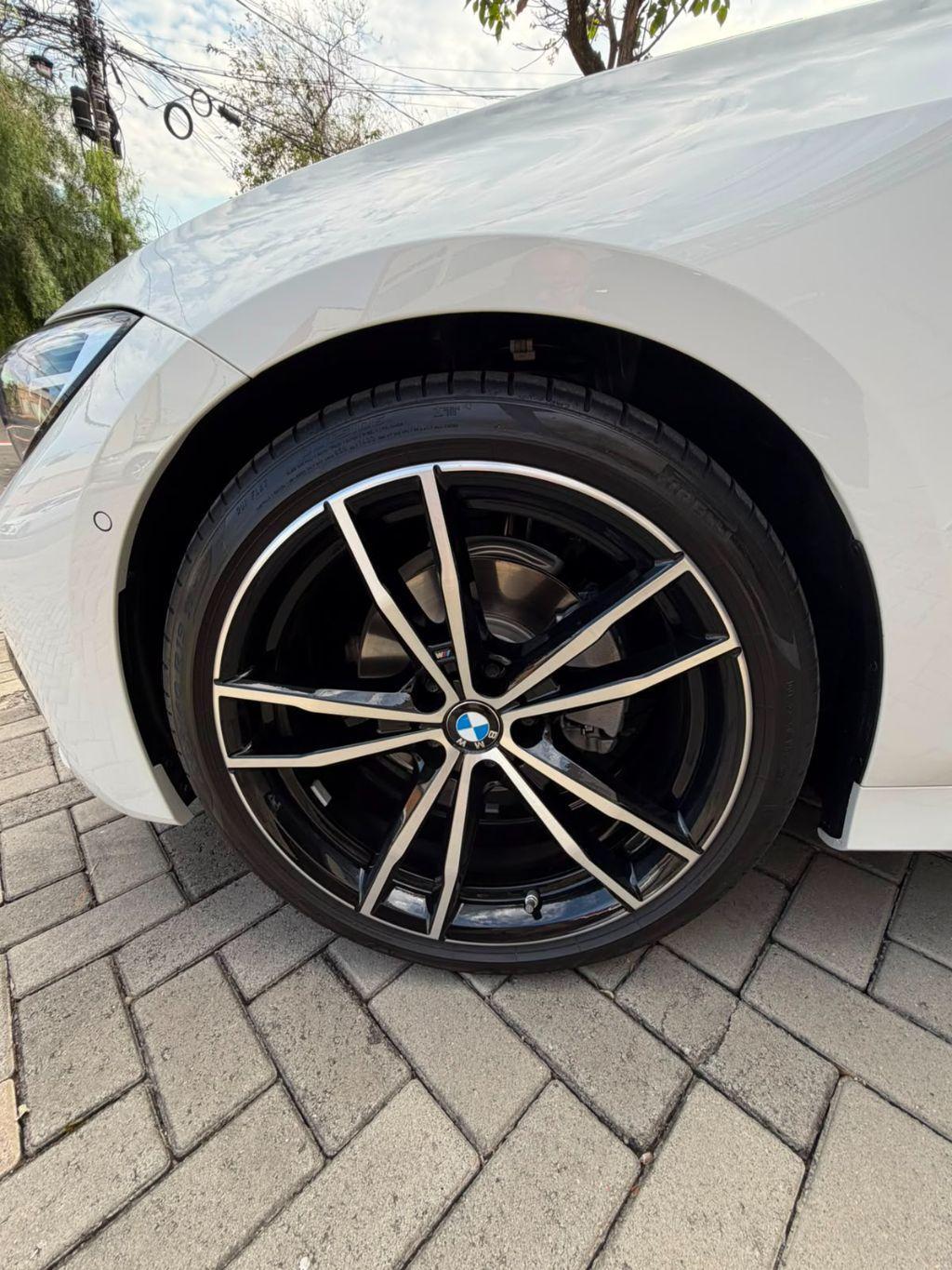 BMW 320I - Foto