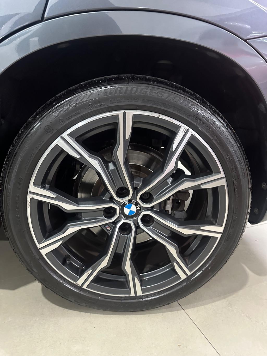 BMW X1 - Foto
