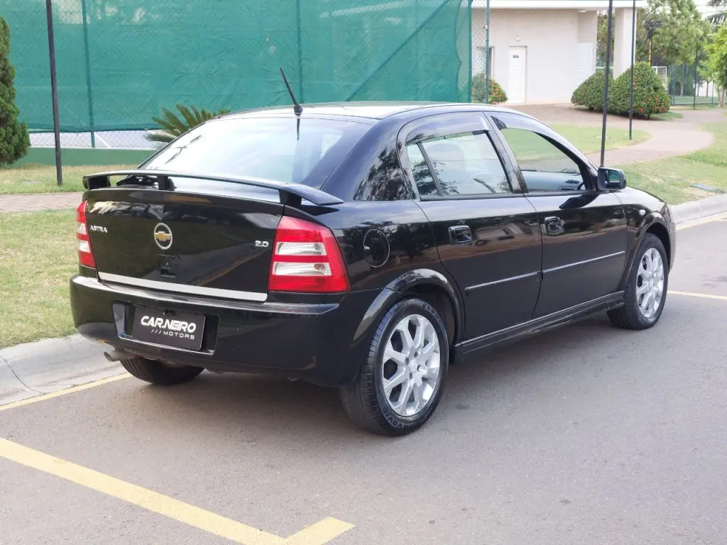 CHEVROLET Astra Hatch - Foto