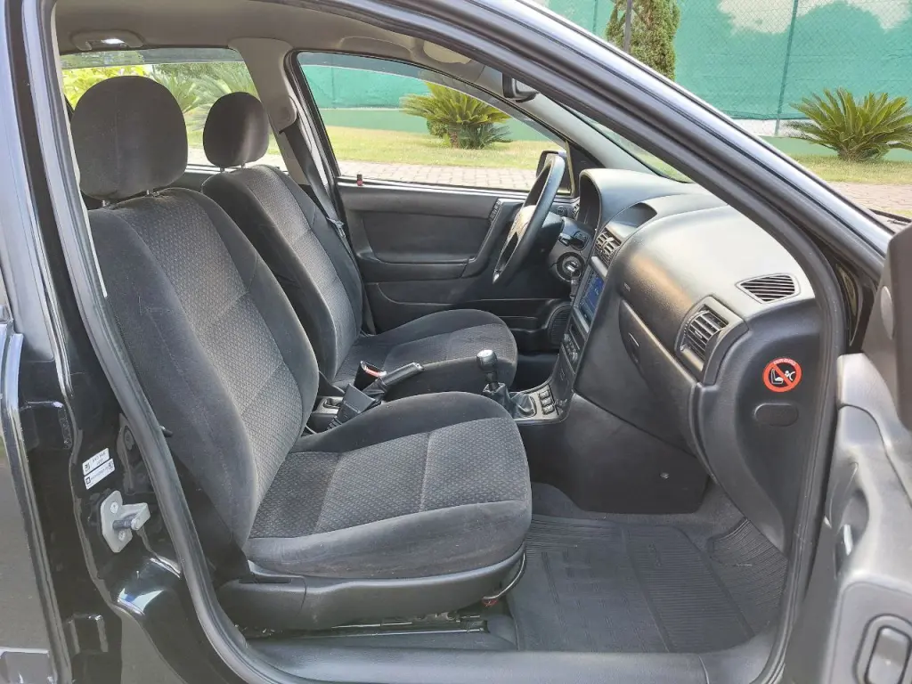 CHEVROLET Astra Hatch - Foto