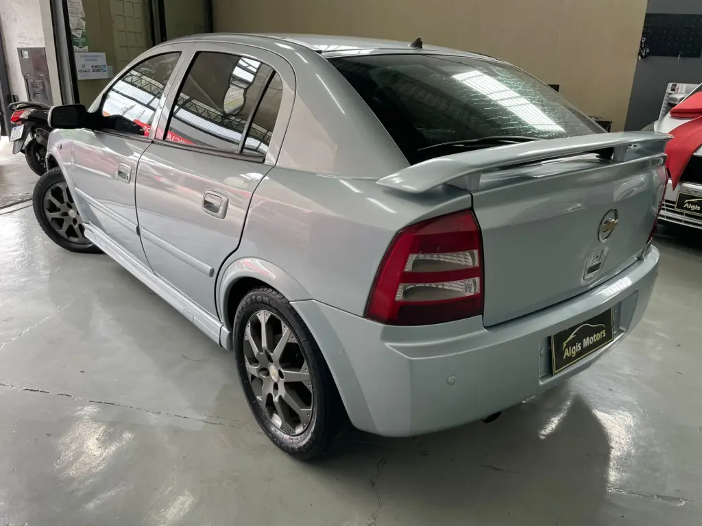 CHEVROLET Astra Hatch - Foto