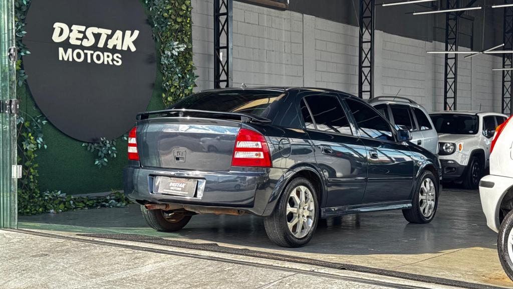 CHEVROLET Astra Hatch - Foto