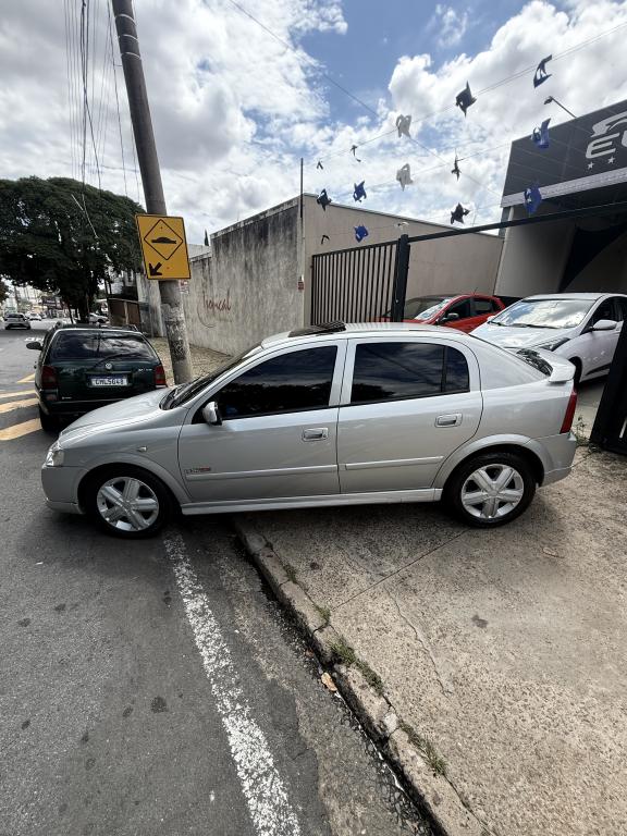 CHEVROLET Astra Hatch - Foto